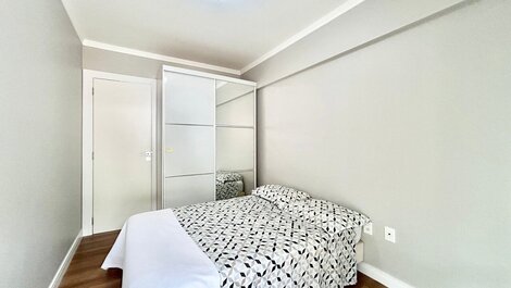 207 - Apartamento em Bombas a 150 metros da Praia