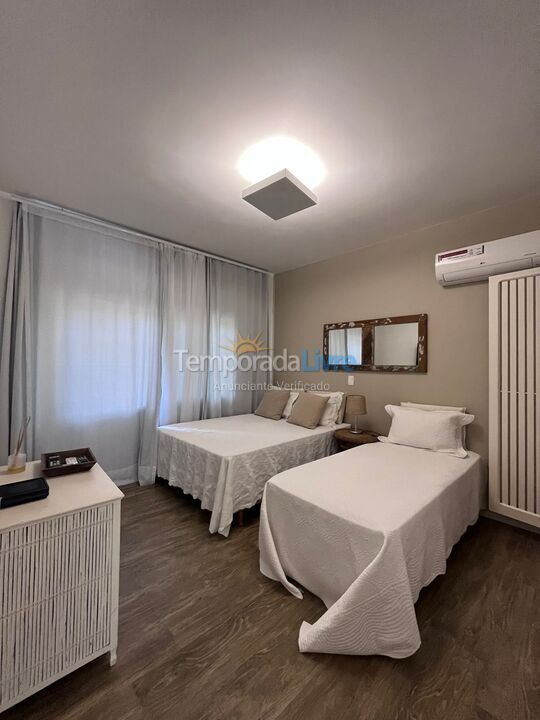 Casa para alquiler de vacaciones em São Sebastião (Praia da Baleia)