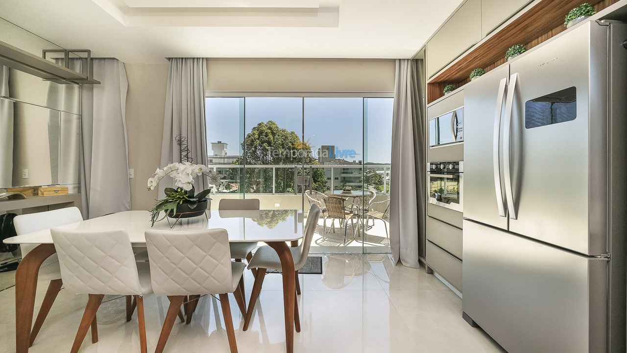 Apartamento para aluguel de temporada em Bombinhas (Canto Grande)