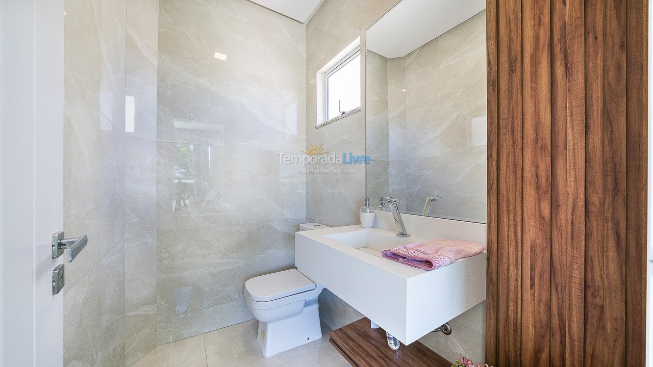 Apartamento para aluguel de temporada em Bombinhas (Canto Grande)