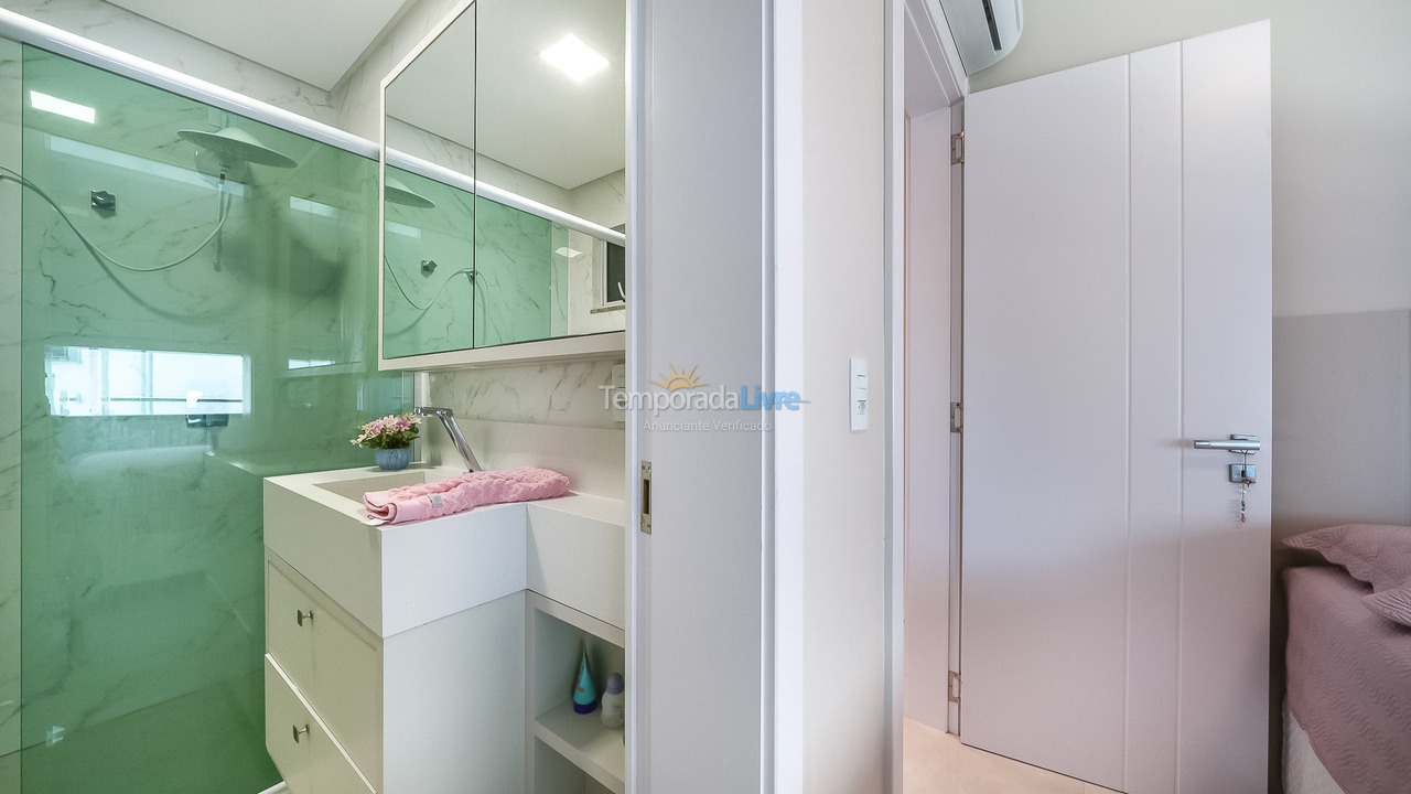 Apartamento para aluguel de temporada em Bombinhas (Canto Grande)