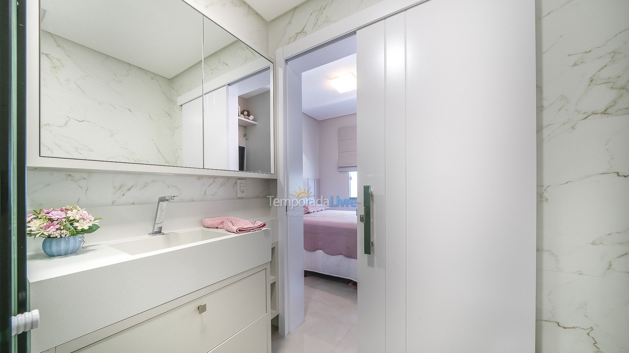 Apartamento para aluguel de temporada em Bombinhas (Canto Grande)