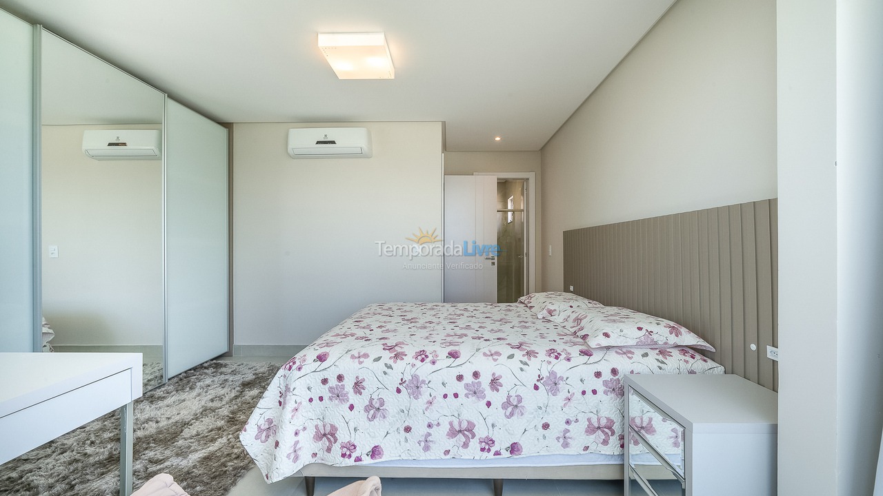 Apartamento para aluguel de temporada em Bombinhas (Canto Grande)