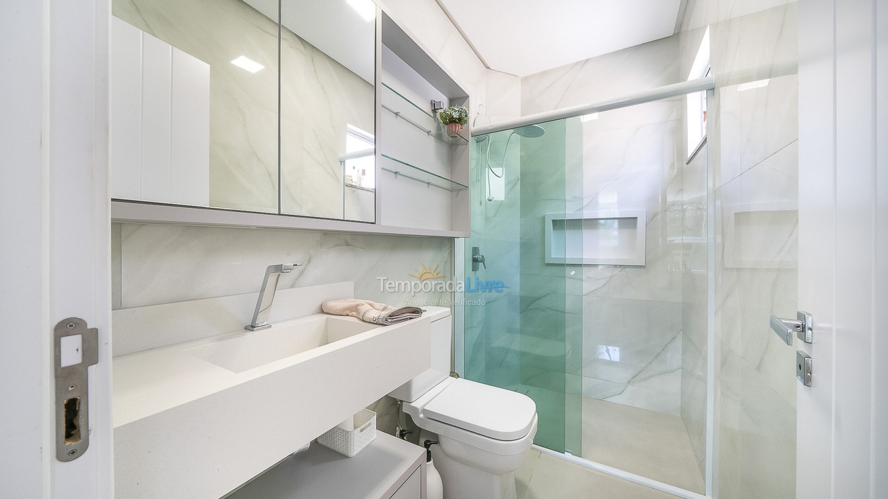 Apartamento para aluguel de temporada em Bombinhas (Canto Grande)