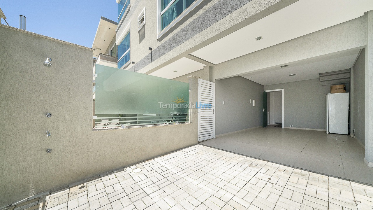 Apartamento para aluguel de temporada em Bombinhas (Canto Grande)