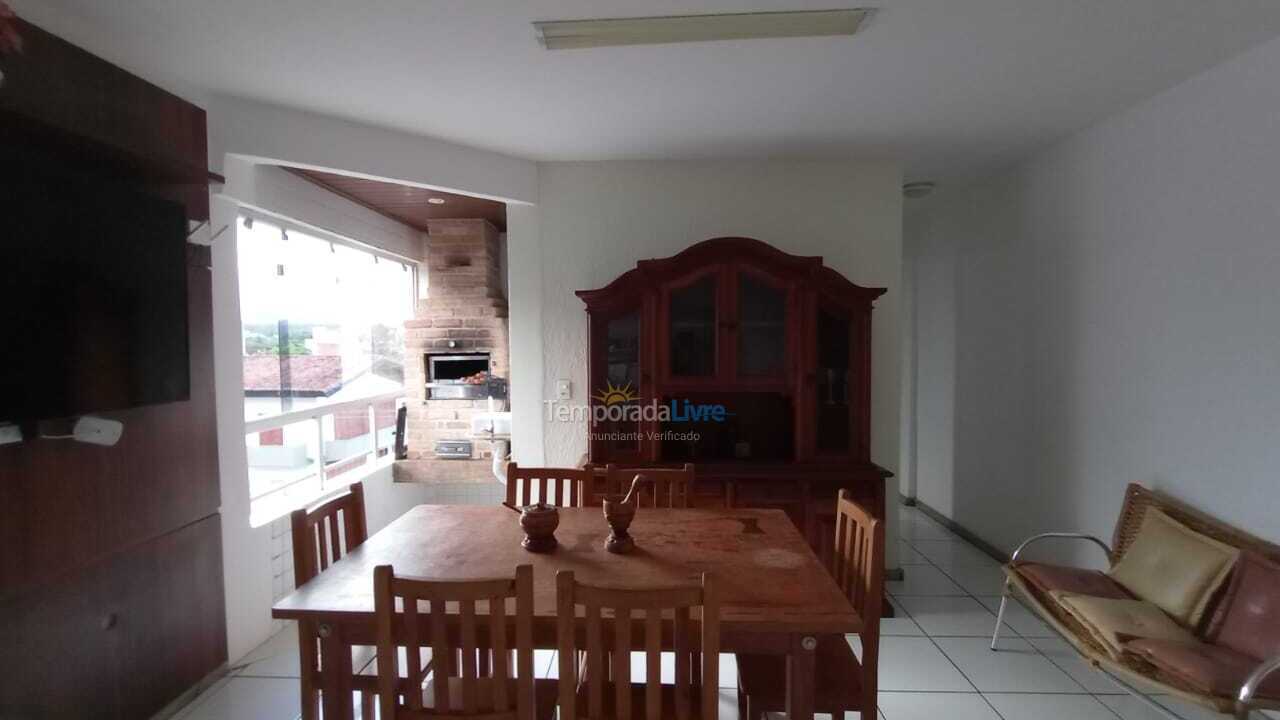 Apartamento para aluguel de temporada em Guarapari (Praia de Peracanga)