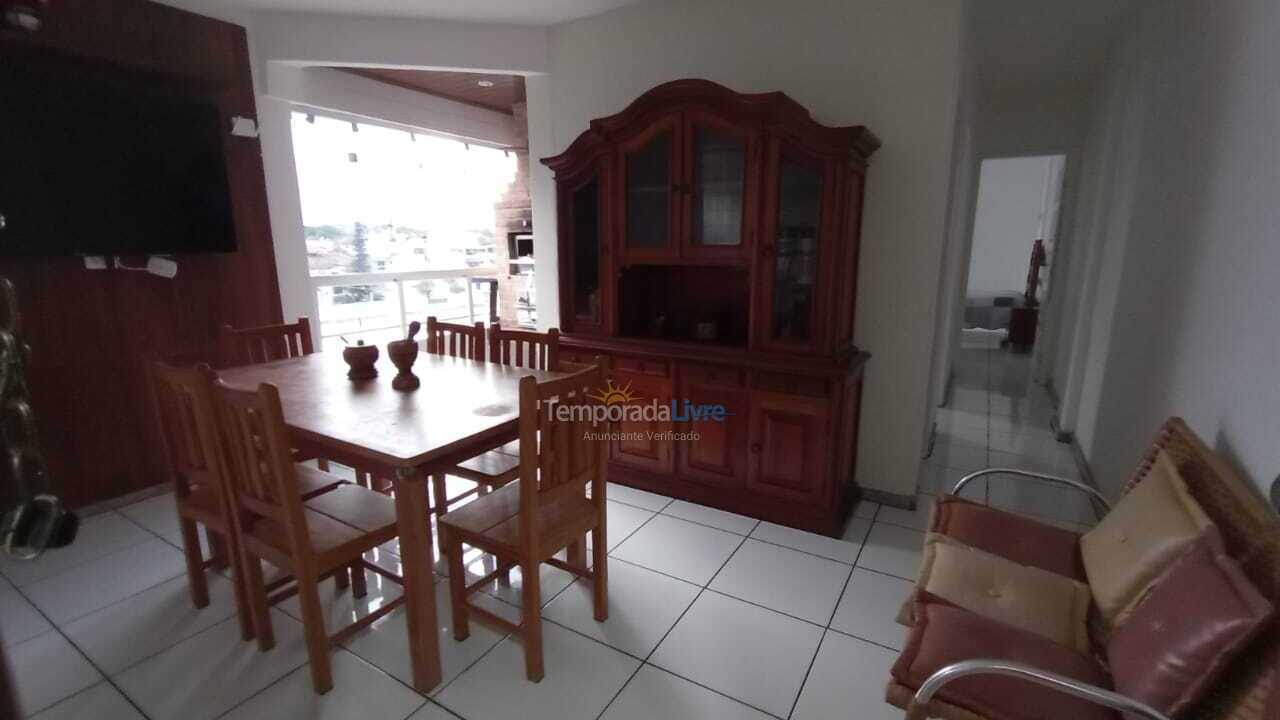 Apartamento para aluguel de temporada em Guarapari (Praia de Peracanga)