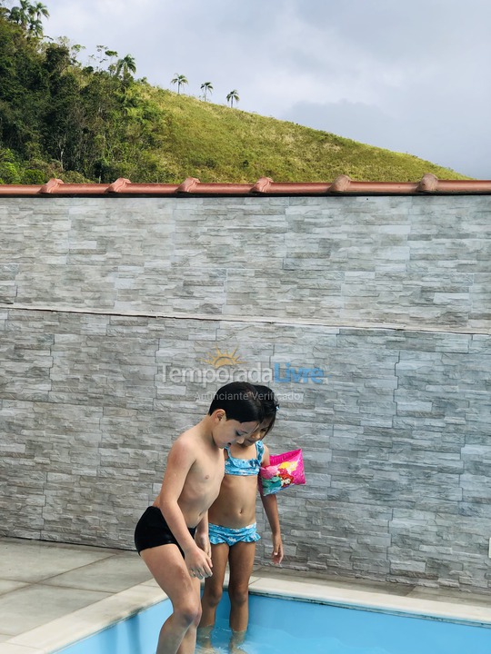 Casa para aluguel de temporada em Ubatuba (Maranduba)