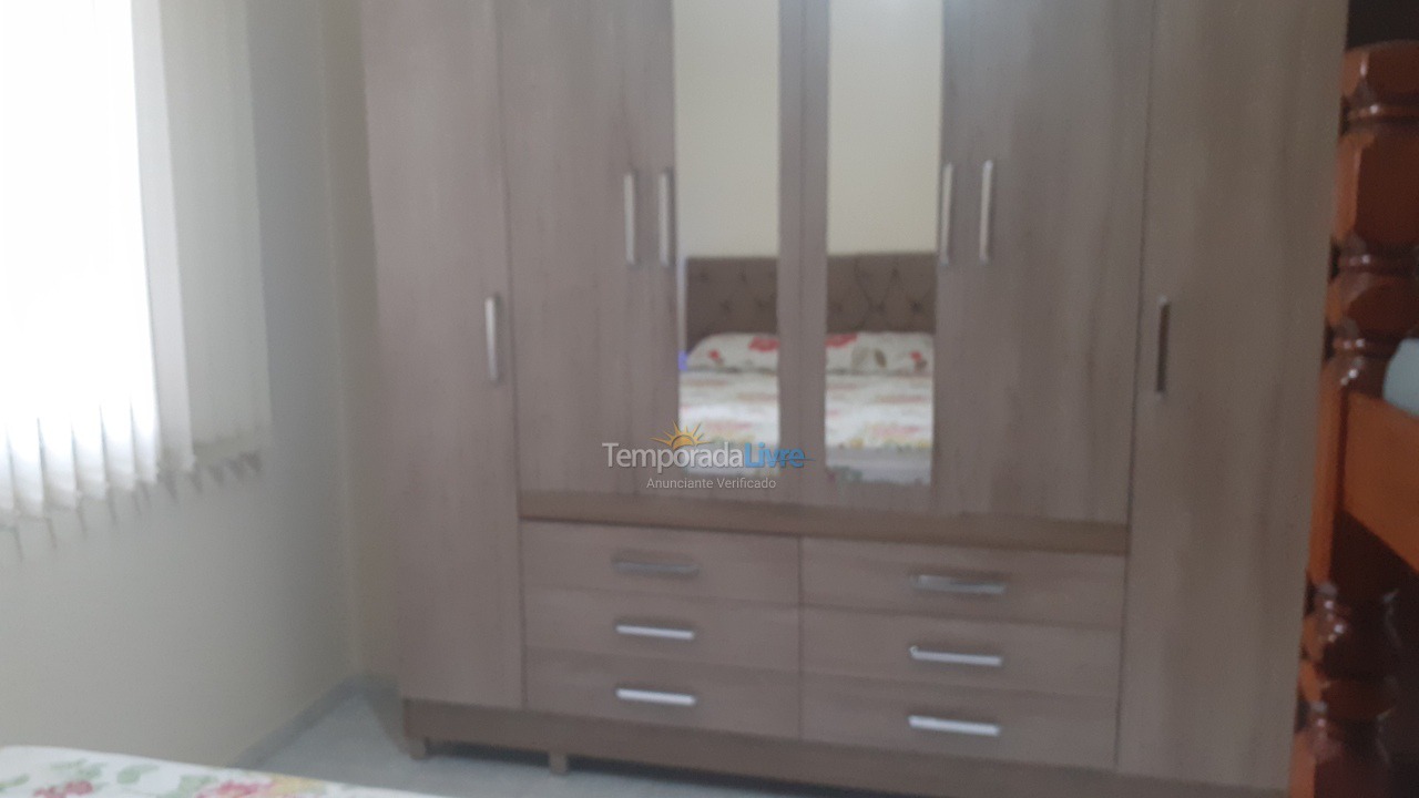 Apartamento para aluguel de temporada em Praia Grande (Guilhermina)