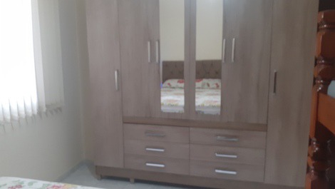 LINDO APARTAMENTO PARA TEMPORADA 30 METROS DO MAR GUILHERMINA PG SP