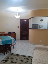 LINDO APARTAMENTO PARA TEMPORADA 30 METROS DO MAR GUILHERMINA PG SP