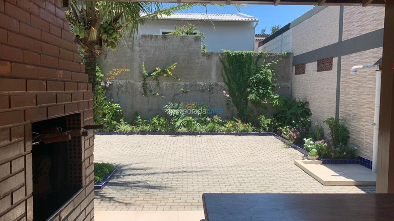 Casa para alquiler de vacaciones em Palhoça (Praia do Sonho)