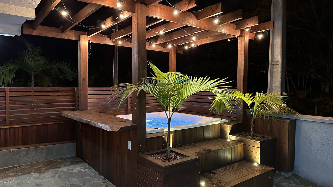 Casa para aluguel de temporada em Itapoá (Balneário Cambiju)