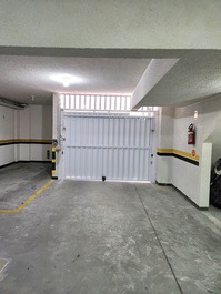 APARTAMENTO EN EL CENTRO - 01 SUITE + 01 DEMI SUITE - 02 ESTACIONAMIENTOS