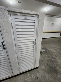 APARTAMENTO EN EL CENTRO - 01 SUITE + 01 DEMI SUITE - 02 ESTACIONAMIENTOS