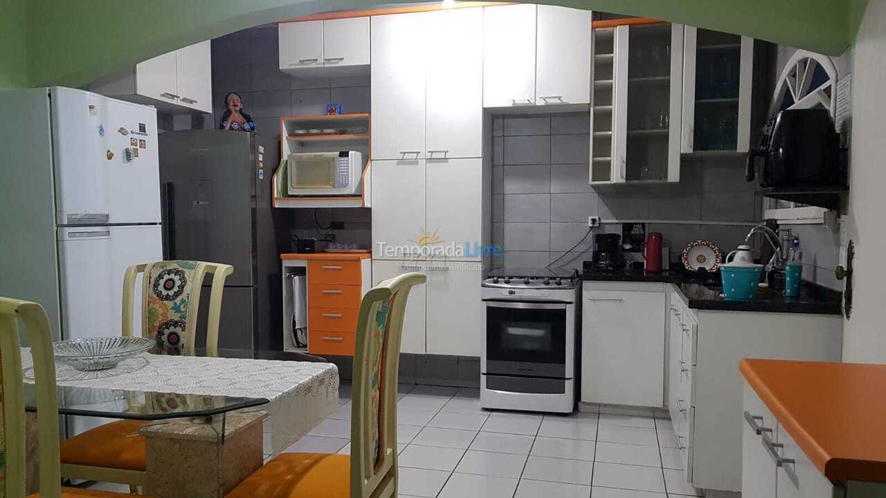 Casa para alquiler de vacaciones em Peruíbe (Jardim Veneza)