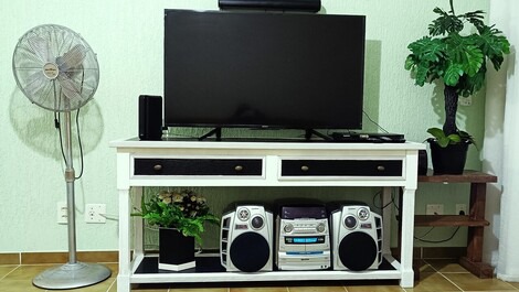 Wifi 300mb / tv 50" com netflix, youtube / soundbar / dvd / som