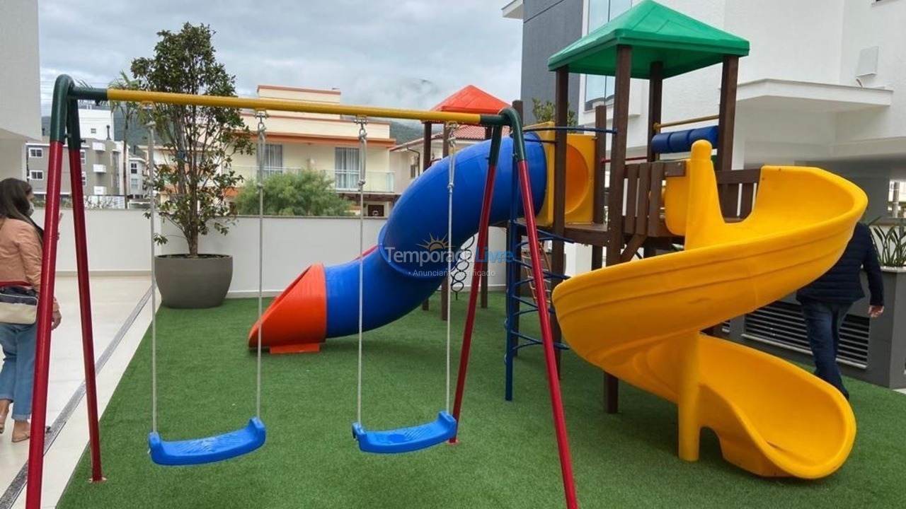 Apartamento para aluguel de temporada em Governador Celso Ramos (Praia de Palmas)