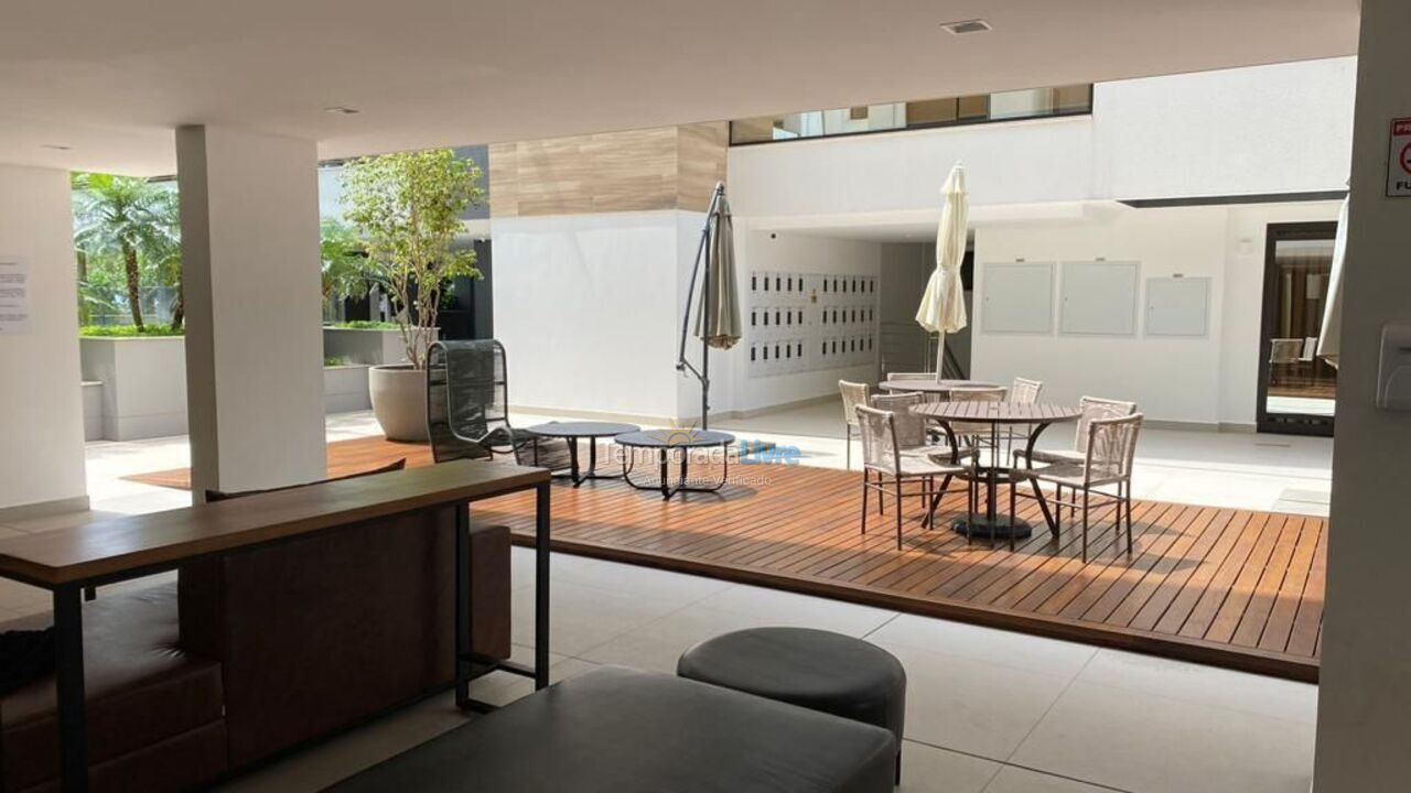 Apartamento para aluguel de temporada em Governador Celso Ramos (Praia de Palmas)