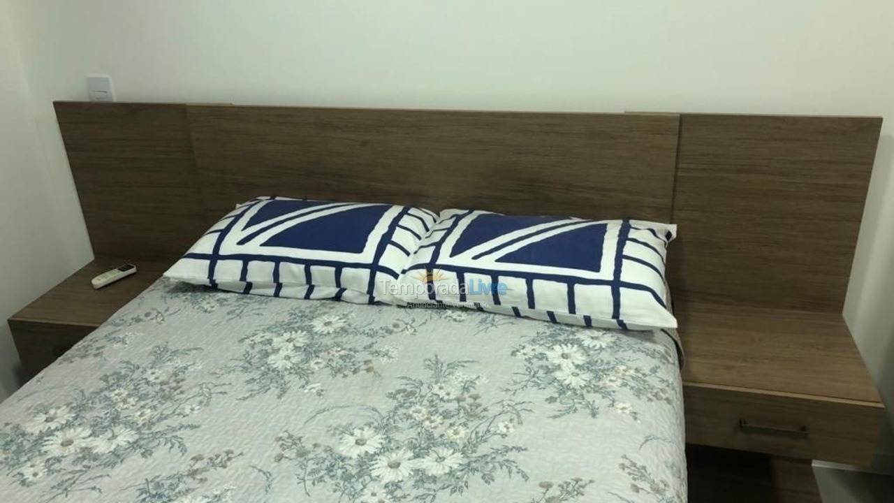 Apartamento para aluguel de temporada em Governador Celso Ramos (Praia de Palmas)