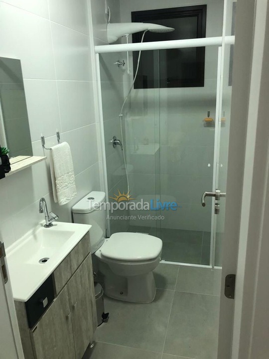 Apartamento para aluguel de temporada em Governador Celso Ramos (Praia de Palmas)