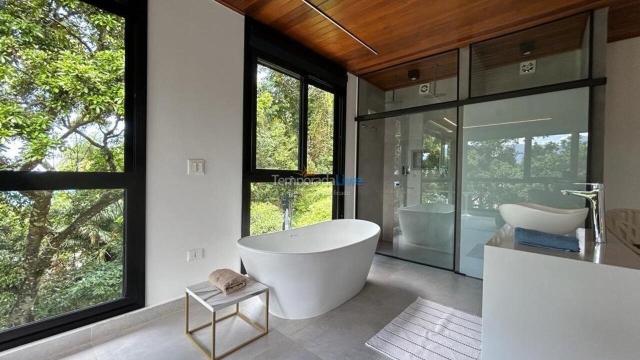 Casa para aluguel de temporada em São Sebastião (Maresias)