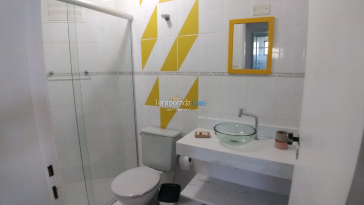 Apartamento para aluguel de temporada em Ubatuba (Praia das Toninhas)
