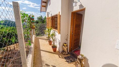 Vista Panorâmica e Pôr do Sol Perfeito – a Poucos Minutos do Centro