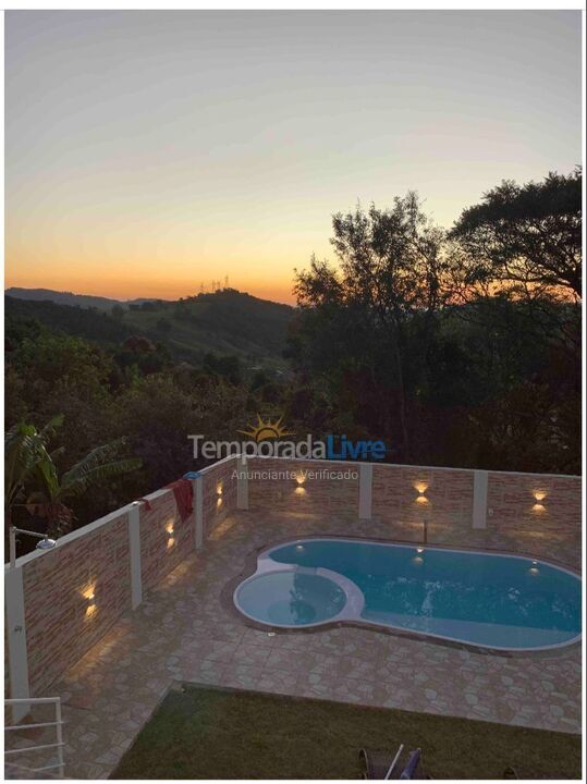 Casa para aluguel de temporada em águas de Lindóia (Mirante das Estâncias)