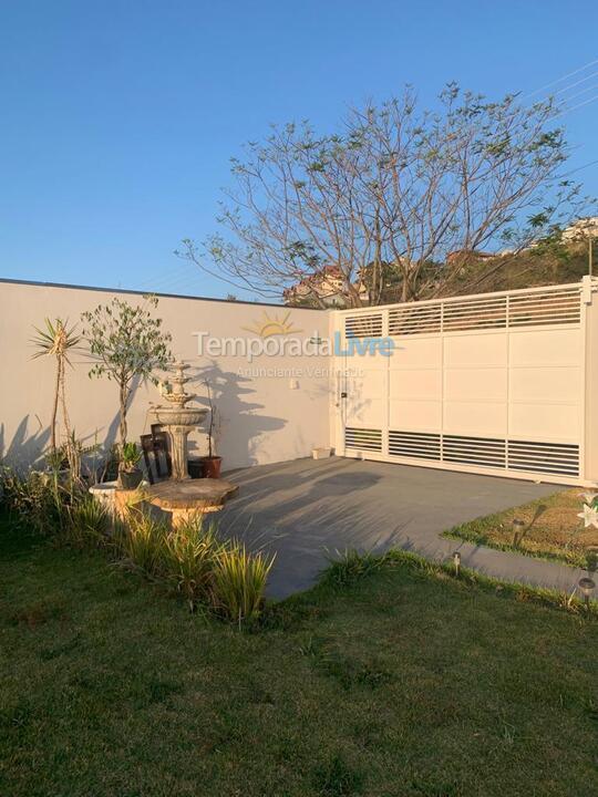 Casa para aluguel de temporada em águas de Lindóia (Mirante das Estâncias)