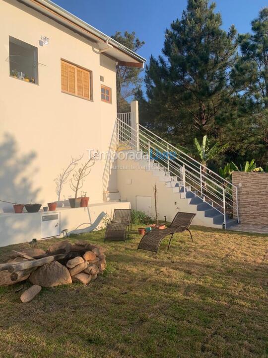 Casa para aluguel de temporada em águas de Lindóia (Mirante das Estâncias)