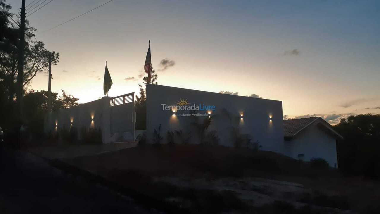 Casa para aluguel de temporada em águas de Lindóia (Mirante das Estâncias)