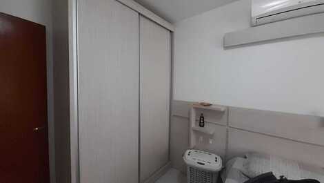 Excellent 2-bedroom apartment in the heart of Meia Praia.