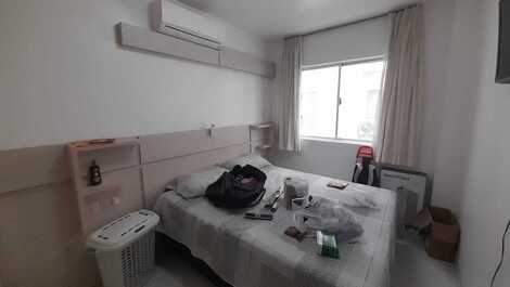 Excellent 2-bedroom apartment in the heart of Meia Praia.