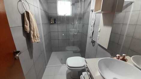 Excellent 2-bedroom apartment in the heart of Meia Praia.