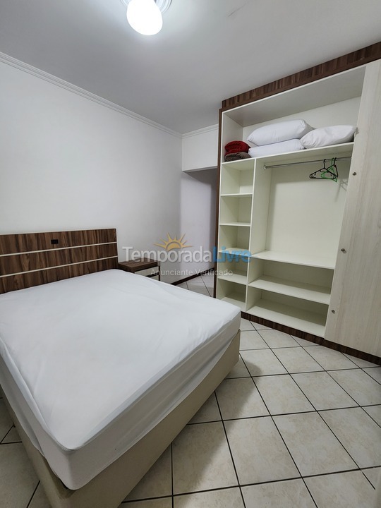 Apartamento para alquiler de vacaciones em Itapema (Meia Praia)