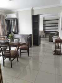 91 UN APTO CON 2 SUITES 2 DORMITORIOS BALCON AL MAR