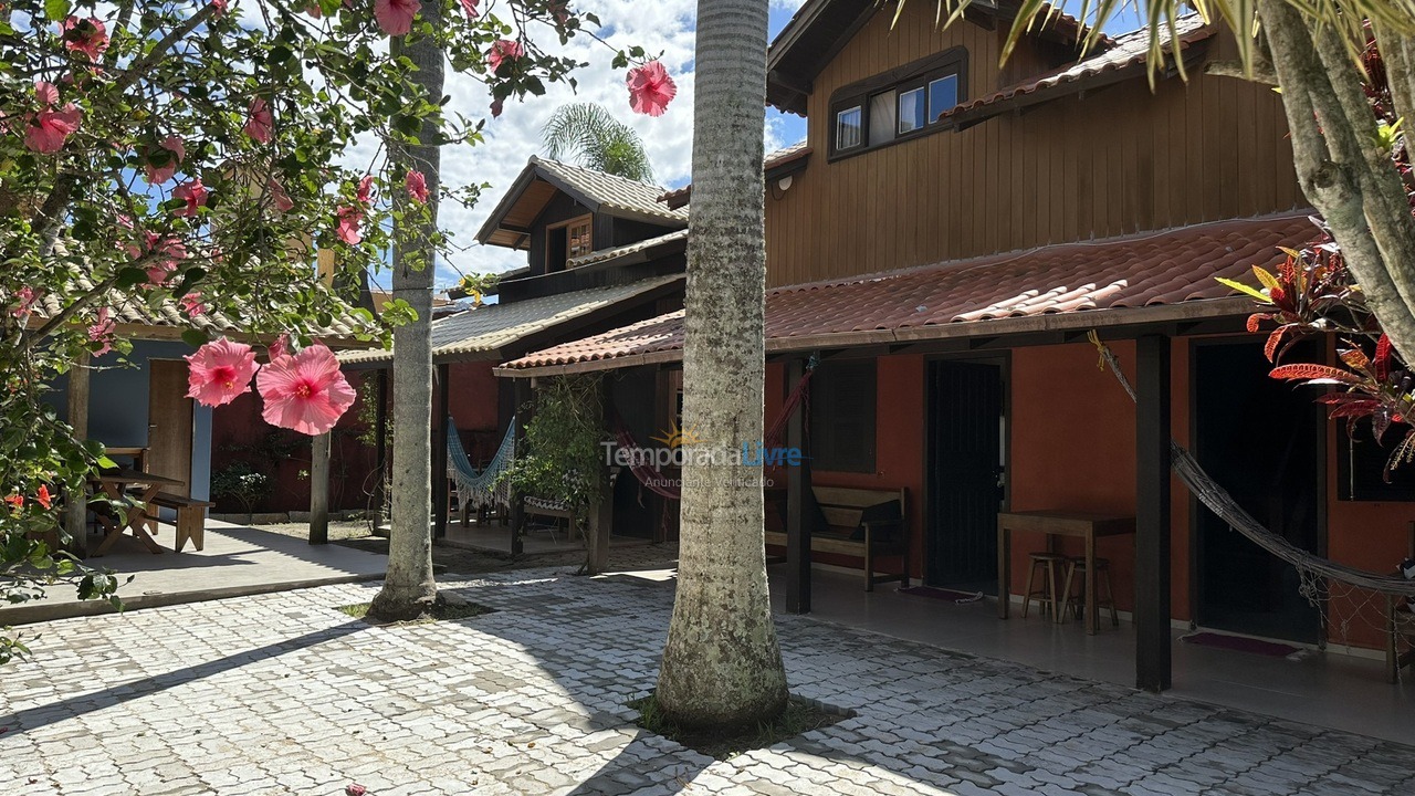 Casa para aluguel de temporada em Garopaba (Praia da Ferrugem)