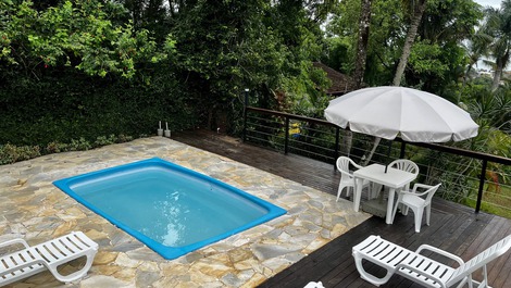 Casa con hermosa vista al mar, piscina, barbacoa