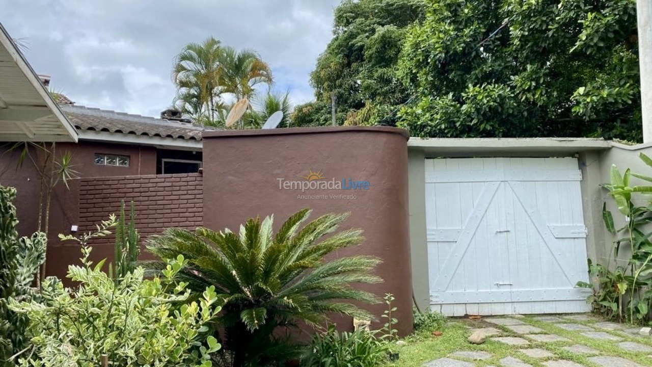 Casa para alquiler de vacaciones em São Sebastião (Boiçucanga)