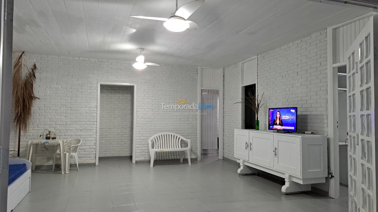 Casa para aluguel de temporada em Ubatuba (Praia Grande)