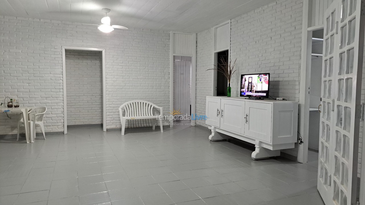 Casa para aluguel de temporada em Ubatuba (Praia Grande)