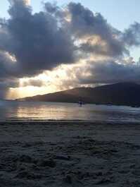 Excelente apartamento em mariscal,aluguel temporada.