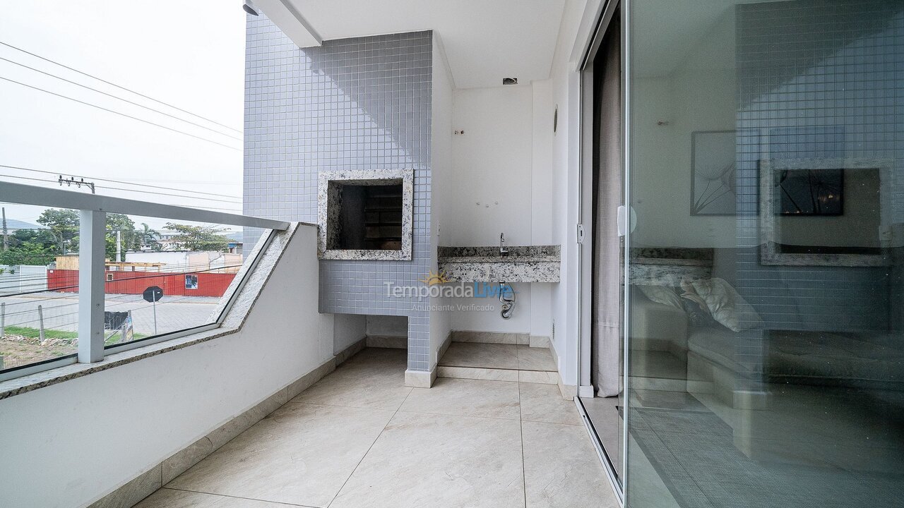 Apartment for vacation rental in Bombinhas (Praia de Bombas)