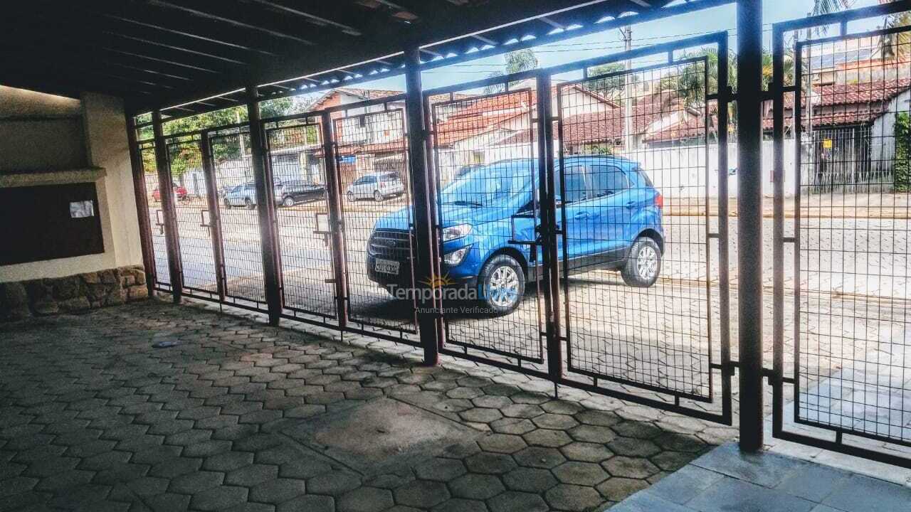 Casa para aluguel de temporada em Caraguatatuba (Praia Martim de Sá)
