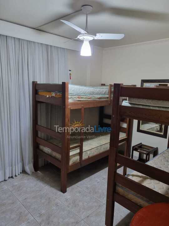 Apartamento para aluguel de temporada em Guarujá (Pitangueiras)