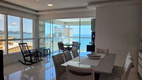 ¡Apartamento frente al mar!