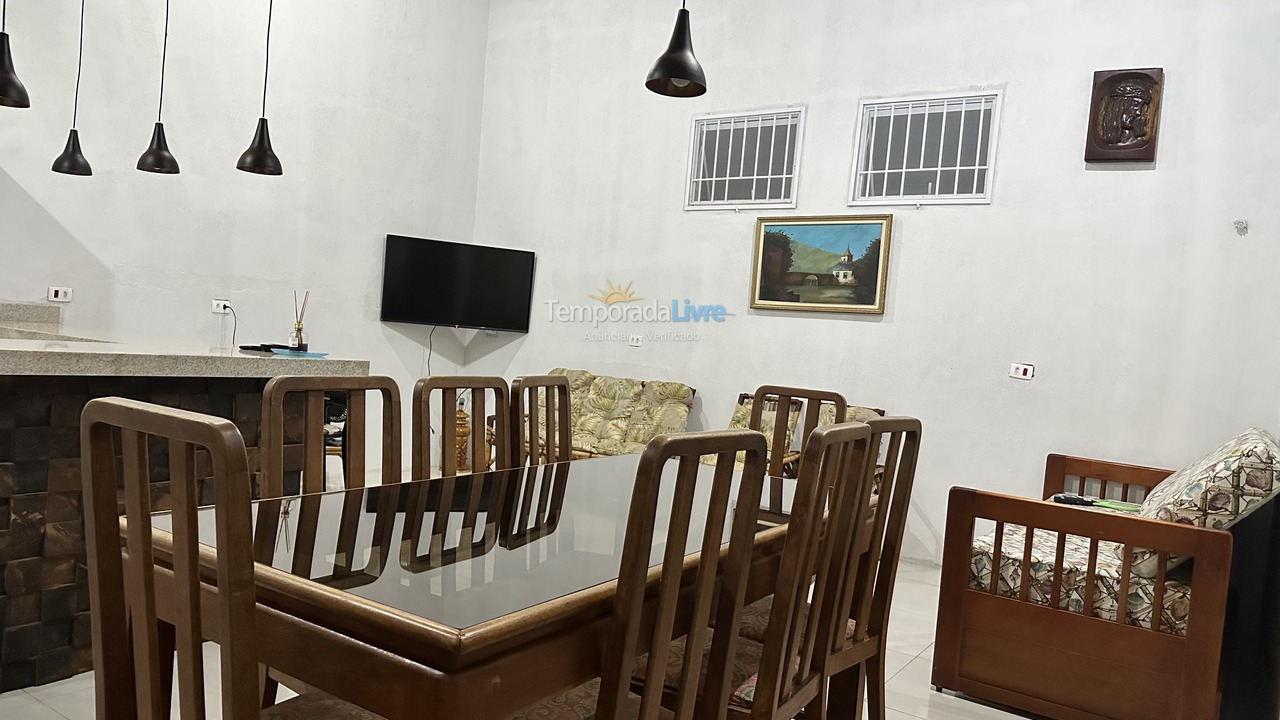 Casa para aluguel de temporada em Ubatuba (Maranduba)