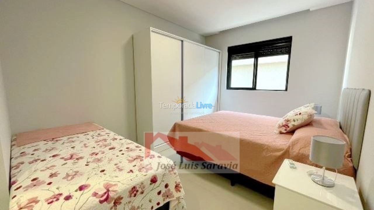 Apartment for vacation rental in Bombinhas (Praia de Bombas)