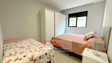 Spacious apartment with 3 suites, 100 meters from the Schmit market, 2 parking spaces